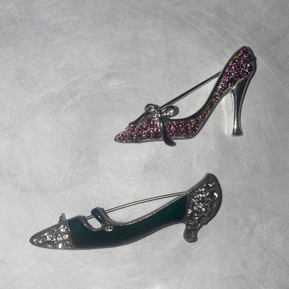MONET & TC 2p Shoe Pin Red Teal Enamel Rhinestone Shoe Pin Brooch $50 - Picture 1 of 4